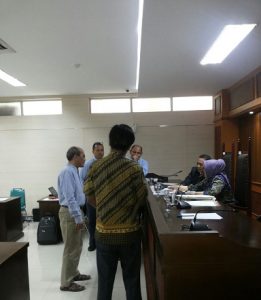 Saksi ahli Faisal basri di sidang kasus ari mineral di Ruang Sidang I Kantor Komisi Pengawas Persaingan Usaha (KPPU) pada Selasa (24/10) lalu. Foto: Ist.