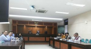 Kasus Air Mineral dengan agenda menyampaikan materi kesimpulan di ruang sidang I di kantor KPPU, Jalan Ir, H Juanda No 36 Jakarta Pusat pada Selasa (7/11) lalu. Foto: Ist.