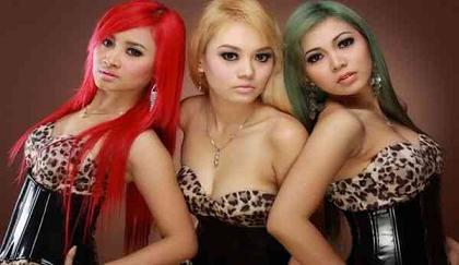 Perjalanan Karir Trio Macan Difilmkan dan Dibukukan