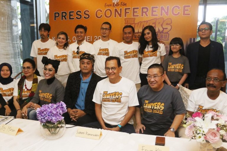 Film The Lawyers (Pokrol Bambu), Buka Keseharian Dunia Pengacara Dalam Format Drama Komedi
