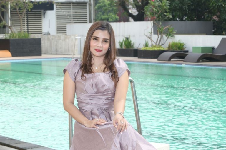 Viola Harahap Antara Sinetron, Nyanyi dan Film