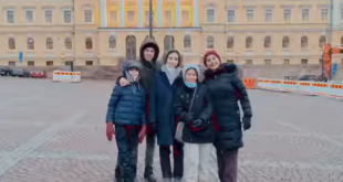 Ayu Azhari Bersama keluarga jalan-jalan ke Finlandia. Foto : Ist.