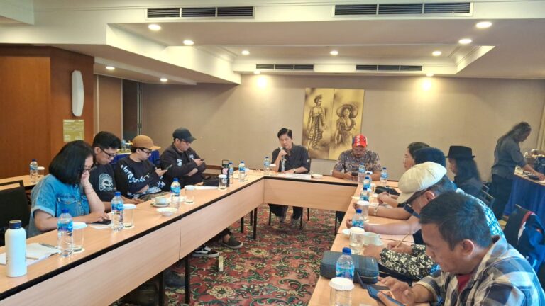 Festival Film Wartawan Indonesia Hadirkan Penulis Skenario Kang Mak from Pee Mak saat Gelar Diskusi Proses Penilaian Film