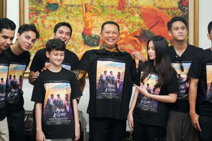 Bamsoet usai menerima para pemeran film Anak Kolong di Rumah Pergerakan Patiunus Kebayoran Baru Jakarta, Selasa (29/10/24).