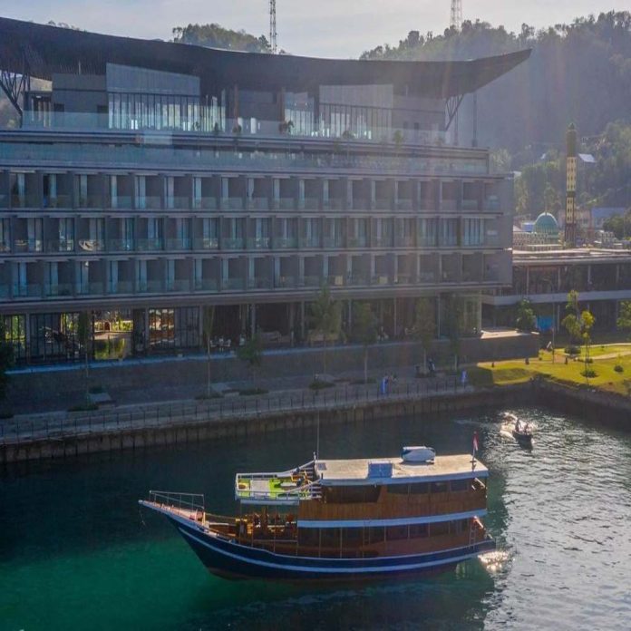 Melalui tema #MajuBersamaIndonesia, HIG menawarkan paket-paket spesial yang dirancang untuk memberikan pengalaman menginap yang tak terlupakan