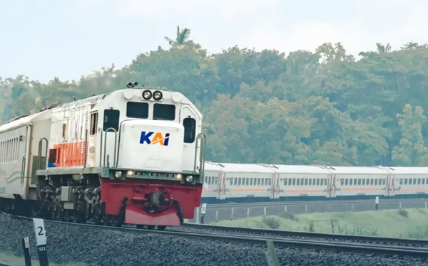 KAI Optimalkan Layanan KA Ekonomi, Tiket Mudik Lebaran Terjual Capai 106%. foto dok. ig@ditjenperkeretaapian