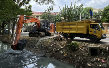 Antisipasi Banjir, Pemkot Tangerang Gencarkan Normalisasi Saluran Air