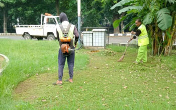 Jelang Idulfitri, Disbudpar Kota Tangerang Sediakan Layanan Potong Rumput Gratis