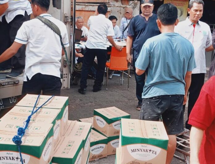 Sidak Minyakita di Tangerang, Temukan Kemasan Botol Tak Sesuai Takaran