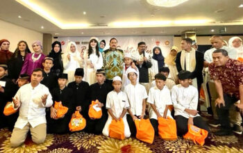 Ramadan Berkah, Penyanyi Legendaris Hibur Anak Yatim di Jakarta. foto dok. ae entertainment