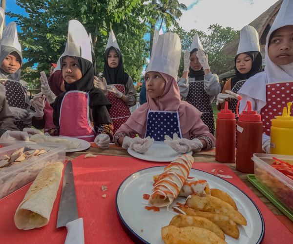 Merumatta Senggigi Lombok Meriahkan Ramadan Bersama Anak Yatim. foto dok. merumatta hotel