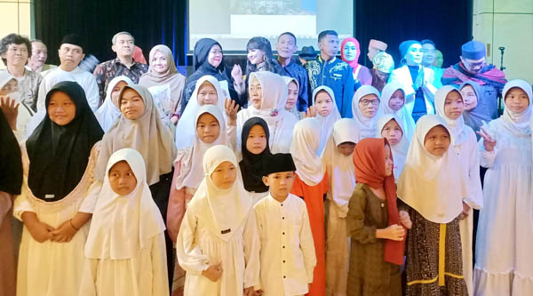 Keajaiban Ramadan, Artis Legendaris Hibur Anak Yatim dalam Buka Puasa Istimewa. foto dok. ms