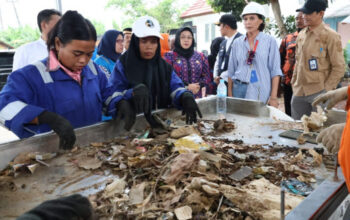 Sampah Sungai Cisadane Diolah Jadi Bahan Bakar Alternatif
