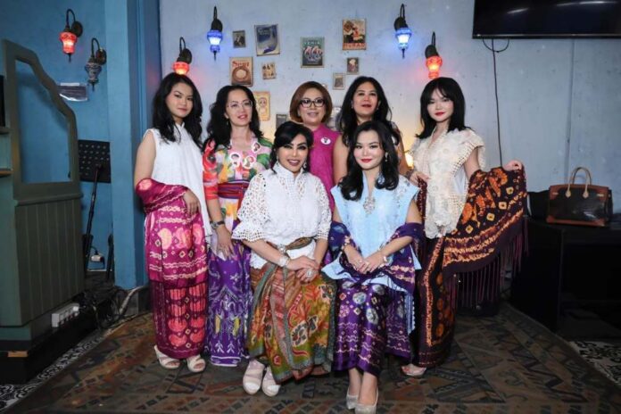 Perempuan Berkarya