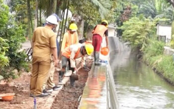 Antisipasi Banjir, Turap Beton Sepanjang 147 Meter di Mahkota Simprug Ciledug Dibangun