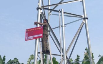 52063tindak tegas pelanggar perda satpol pp kota tangerang lakukan penyegelan tower bts tidak berizin 520631