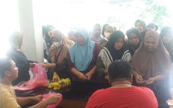 operasi pasar diskoumperindag kabupaten serang siapkan 2 ribu liter minyak goreng 1750337828