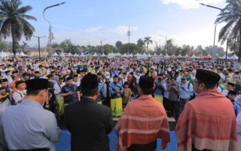 Pagi-Pagi Sudah Bikin Geger!,  Festival Al-A’zhom Ditutup dengan Pawai Sarung Akbar