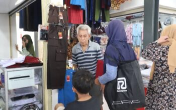 Pasar Anyar Bangkit, Pedagang Seragam Sekolah Raup Omzet hingga Rp12 Juta di Tahun Ajaran Baru