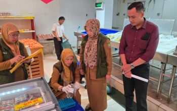 Sosialisasi dan Uji Sampel, DKP Tangerang Awasi Kualitas Pangan Segar