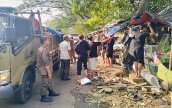 Kembalikan Fungsi Trotoar, Satpol PP Kota Tangerang Tertibkan Puluhan PKL di Pasar Lembang