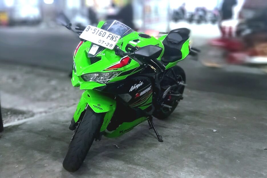 Kawasaki ZX-4RR Garang Di Lintasan Balap Nyaman Diperkotaan