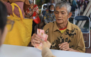 2.174 Warga Tangerang Terima Bansos Tunai Rp600 Ribu, Total Rp1,3 Miliar Digelontorkan