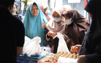 Warga Kota Tangerang Serbu Gampang Sembako Murah, Harga Jauh di Bawah Pasaran