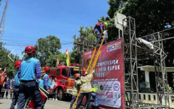 Adu Cepat dan Cermat, Laga Ketangkasan Damkar Depok Serasa Film Aksi di Dunia Nyata