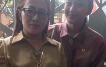 Tyas (berkacamata) dan kuasa hukumnya Lissa V, SH, foto dokpri