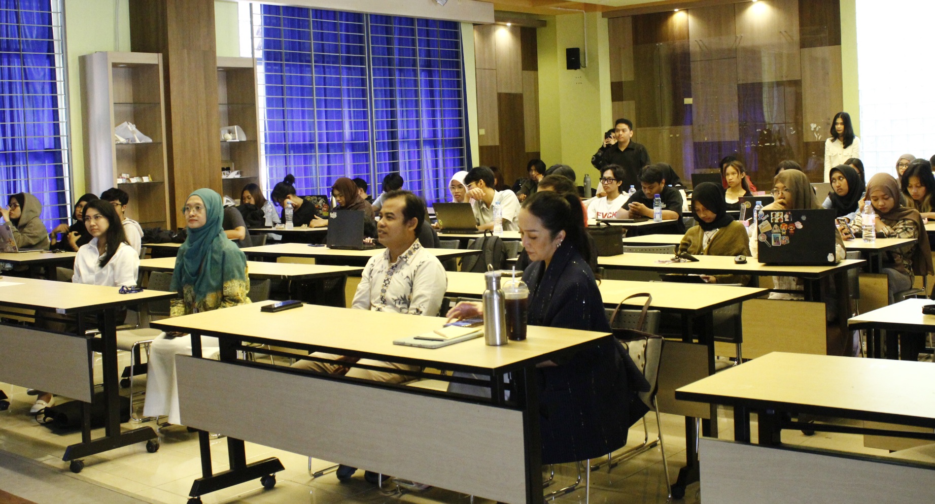 CMK dan ITS Surabaya Gelar Guest Lecture, Inspirasi Mahasiswa Jadi Jewellery Designer