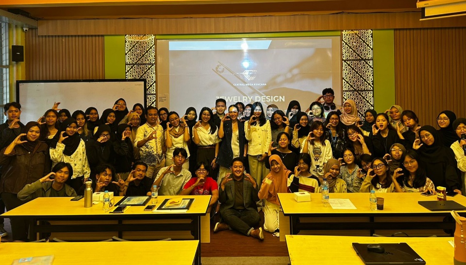 Dari Kampus ke Dunia Perhiasan: CMK Dorong Kreativitas Mahasiswa ITS
