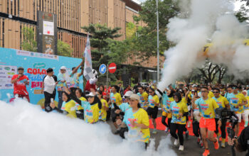 Ribuan Peserta Serbu Tangsel Color & Bubble Run 2025, BSD Berubah Jadi Lautan Warna