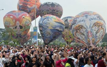 Langit Tangerang Berhias Warna: Festival Balon Udara Wonosobo di Mal Ciputra Diserbu Ribuan Pengunjung Pagi-Pagi Buta