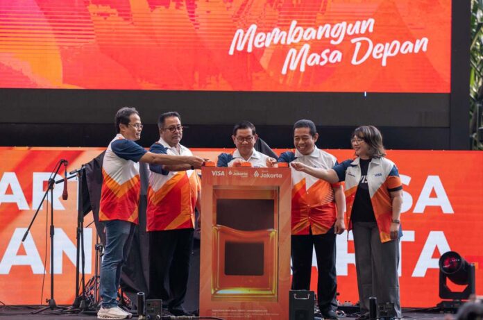 bank jakarta meluncurkan kartu debit visa di lippo mall kemang
