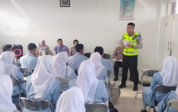 Pelajar SMK Farmasi Tangerang Dibekali Edukasi Tertib Berlalu Lintas