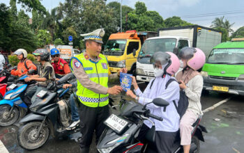 Ops Keselamatan Jaya 2026, Polisi Edukasi Pengendara di Lampu Merah