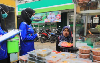 Jelang Berbuka, Dinkes Tangerang Gelar  Uji Sampel Takjil Ramadan