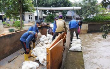 Antisipasi Banjir Susulan, Pemkot Tangerang Pasang Kisdam Darurat di Duren Village