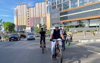 Gowes ke Kantor Saat WFH, Wali Kota Bekasi Pantau ASN Sekaligus Dorong Hemat Energi