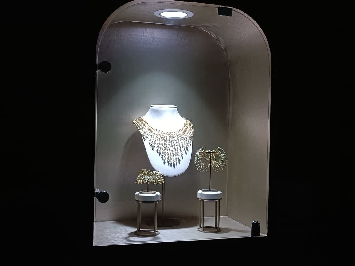 Frank & co Rayakan 30 Tahun, Hadirkan Eksibisi Imersif di Gedung Bersejarah A.A. Maramis