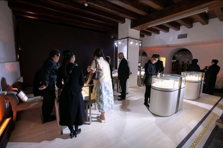 Frank & co Rayakan 30 Tahun, Hadirkan Eksibisi Imersif di Gedung Bersejarah A.A. Maramis