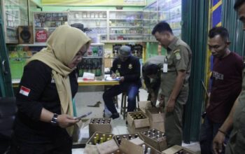 Satpol PP Tangerang Sita 246 Botol Miras, Operasi Warung Jamu Digencarkan di Cipondoh dan Pinang