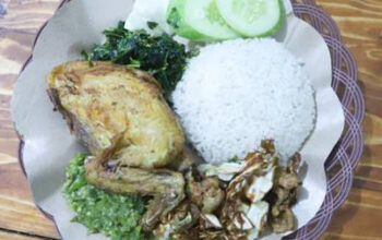 Ayam Cabe Ijo Gegeh Hadir di Tangerang, Sajian Pedas Unik dengan Kangkung Crispy Jadi Buruan