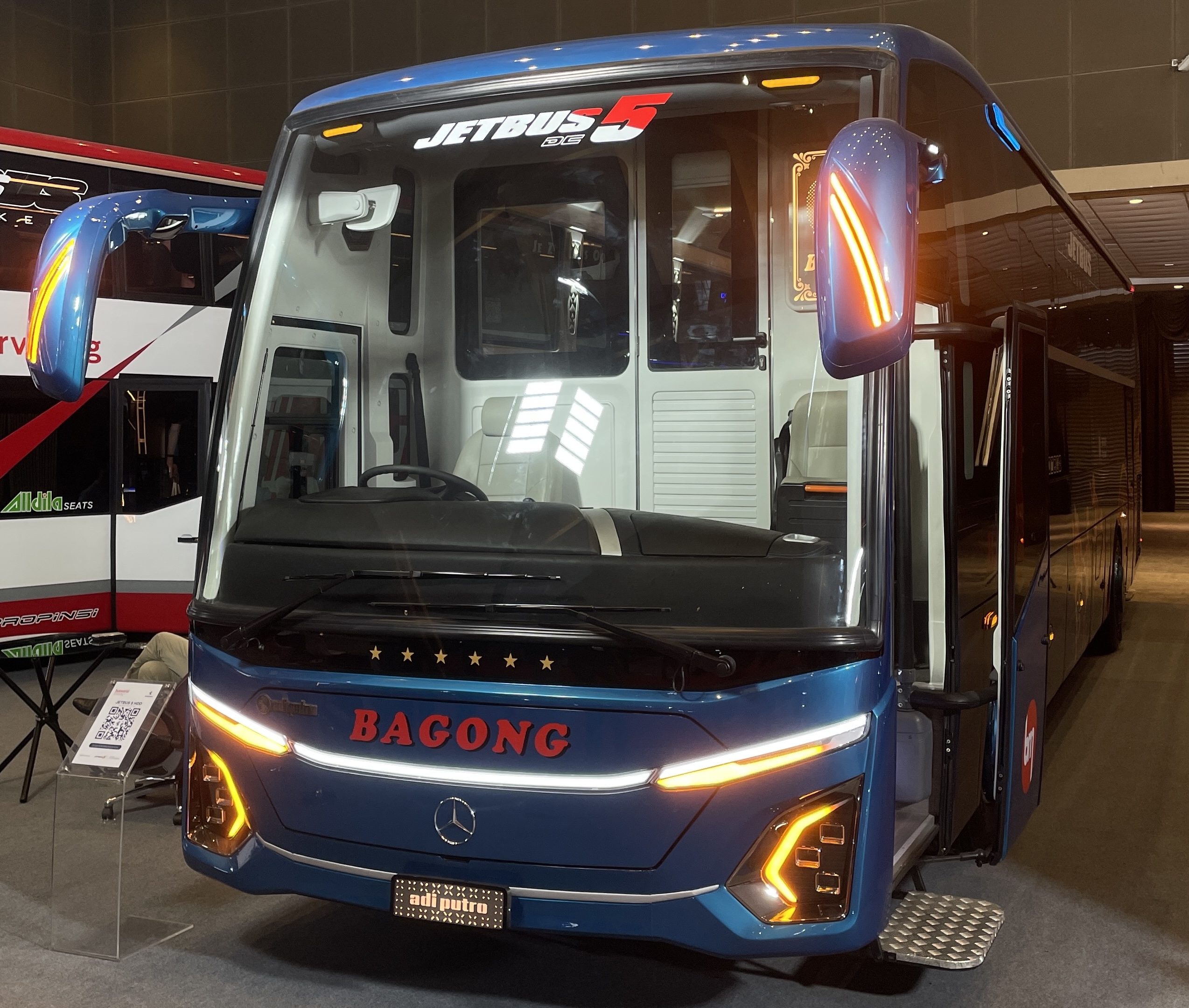 Kolaborasi Mercedes-Benz Bus dan Karoseri Lahirkan Inovasi Bus Hening Berkualitas Global
