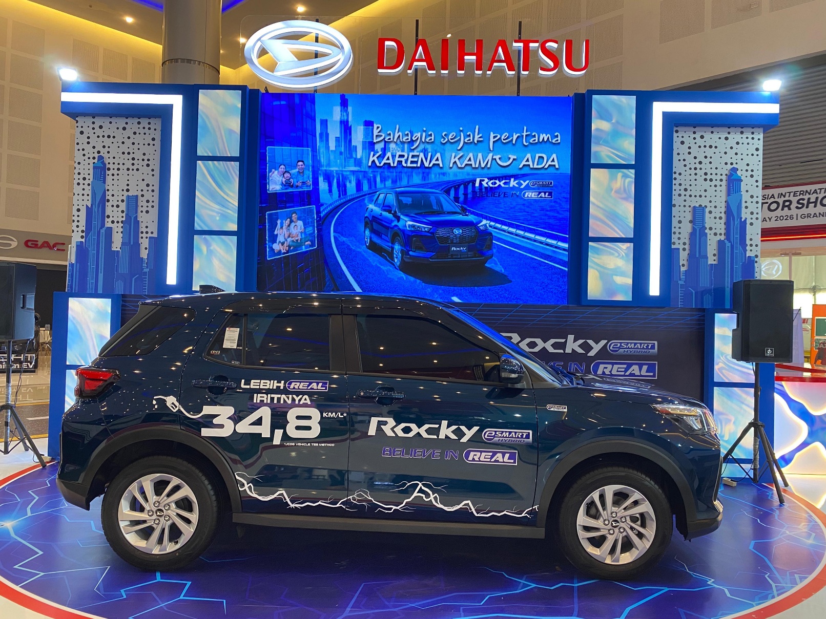 Kunjungi Daihatsu di IIMS Surabaya 2026: Ada Rocky Hybrid, Diskon Besar, & Hadiah Utama Ayla