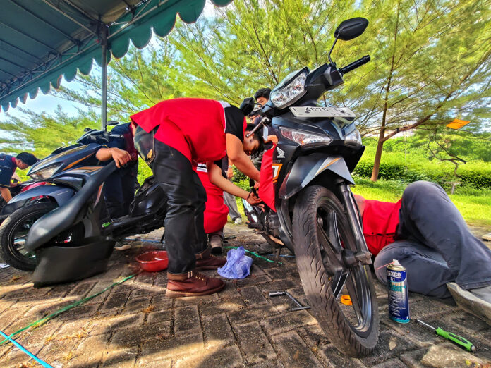 Kolaborasi Tekiro dan ITS: Beri Layanan Servis Gratis & Ciptakan Teknisi Andal