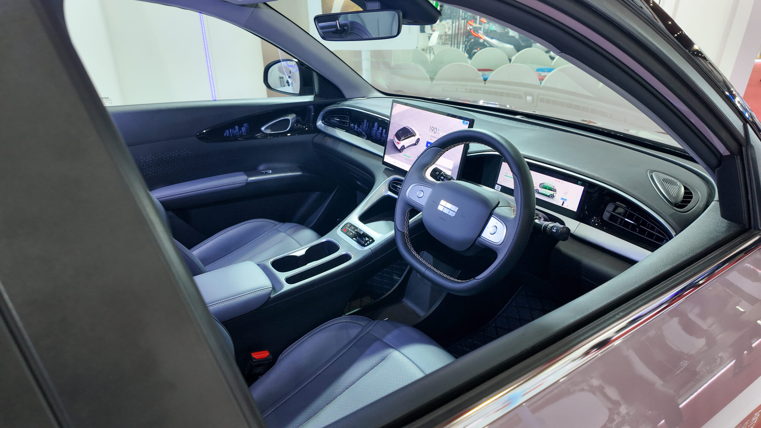 Geely EX2: Mobil Listrik dengan Jangkauan 395 Km dan Teknologi Canggih