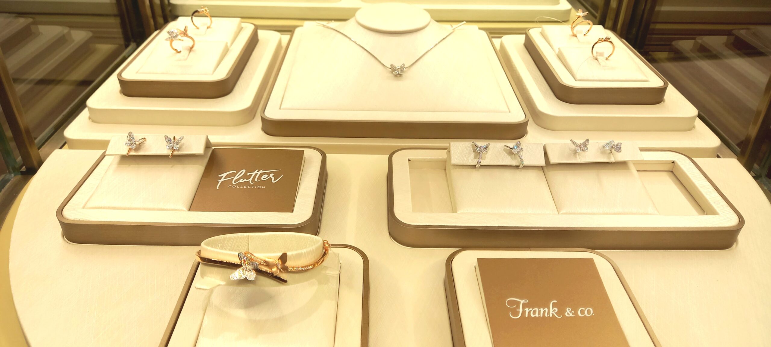 Frank & co Perbarui Gerai Summarecon Mall