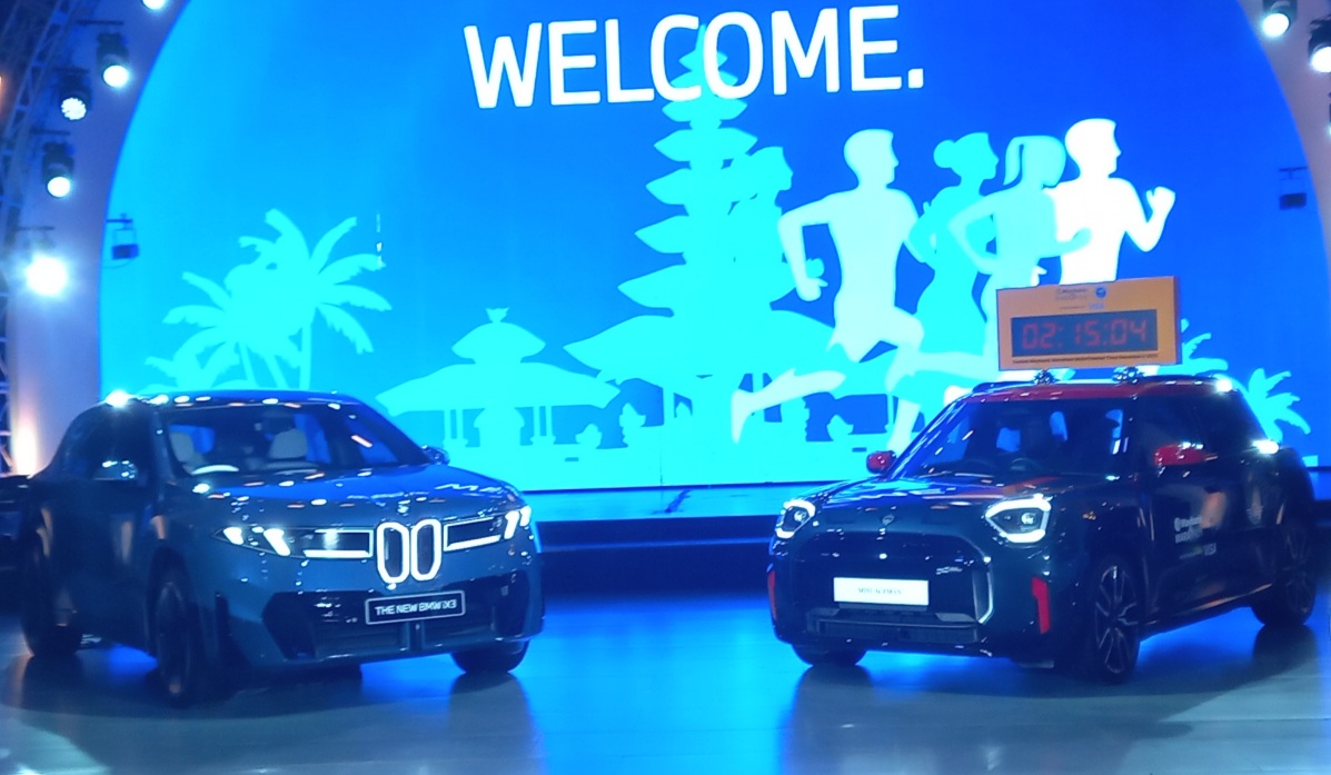 Kolaborasi Berkelanjutan: BMW iX3 dan MINI Aceman Pimpin Lintasan Maybank Marathon 2026